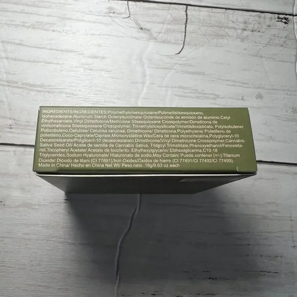 Italia deluxe poreless face filter putty primer - Picture 7 of 8